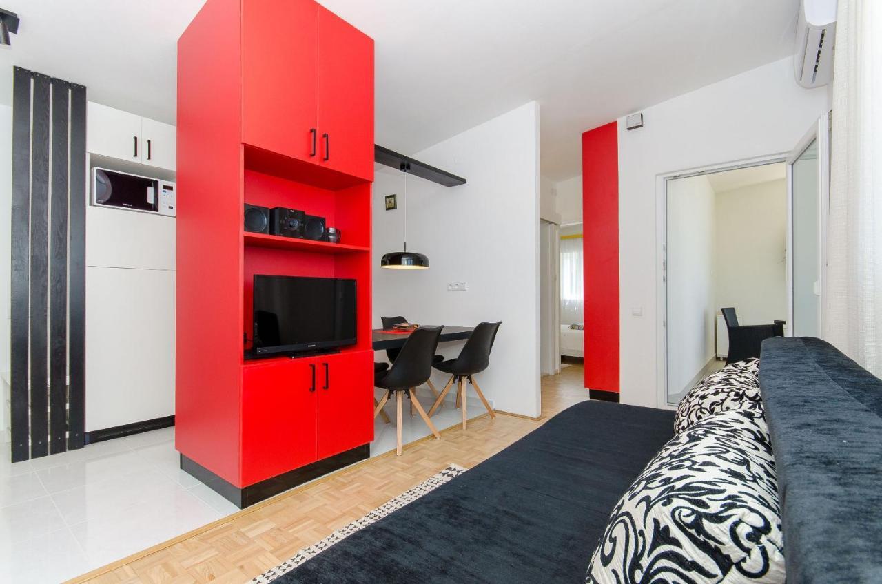אומיס Apartment Sreta מראה חיצוני תמונה