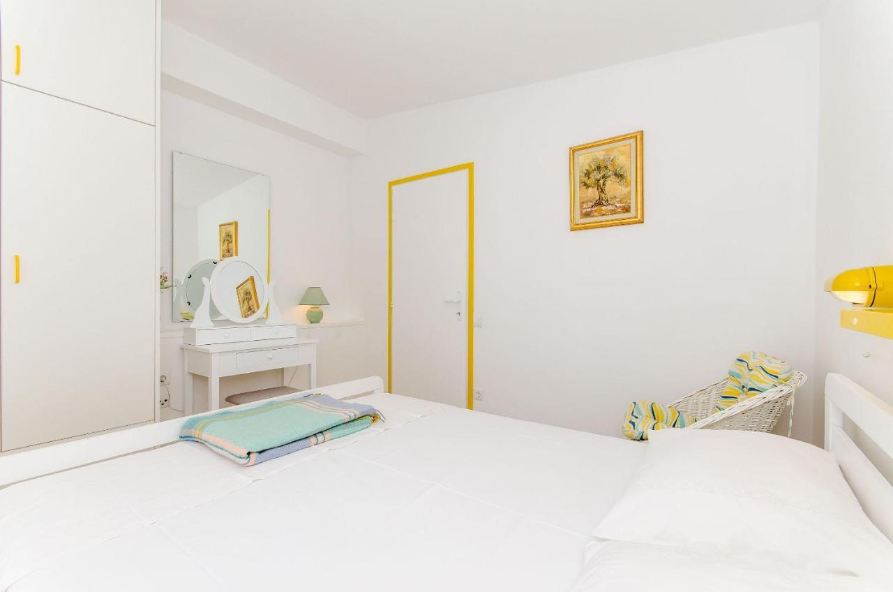 אומיס Apartment Sreta מראה חיצוני תמונה