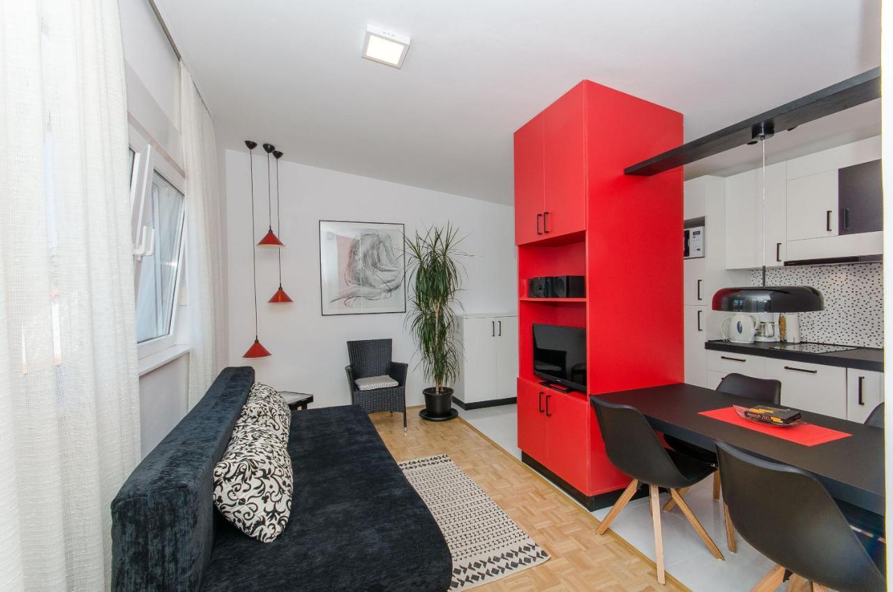 אומיס Apartment Sreta מראה חיצוני תמונה