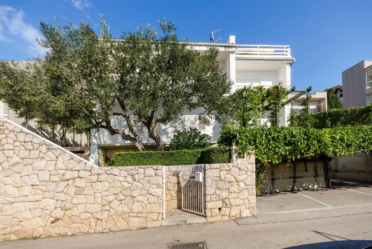 אומיס Apartment Sreta מראה חיצוני תמונה
